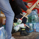 20.09.2024. Kielce. Transport darów zebranych pod Urzędem Wojewódzkim wyjeżdża do powodzian z powiatu kłodzkiego / Fot. Aleksandra Kwaśniewska - Radio Kielce