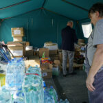 20.09.2024. Kielce. Transport darów zebranych pod Urzędem Wojewódzkim wyjeżdża do powodzian z powiatu kłodzkiego / Fot. Aleksandra Kwaśniewska - Radio Kielce