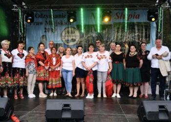 Fanki Dzierganki zachwycają szydełkowymi robótkami - Radio Kielce