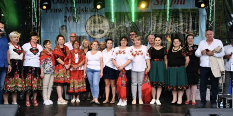 Fanki Dzierganki zachwycają szydełkowymi robótkami - Radio Kielce