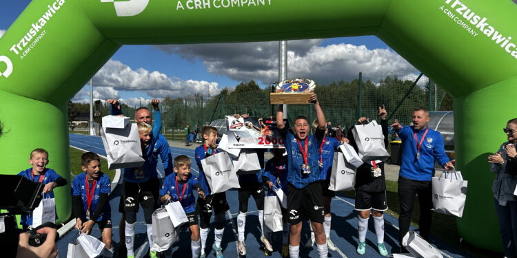 Młodzi sanoczanie triumfatorami „Trzuskawica Cup”