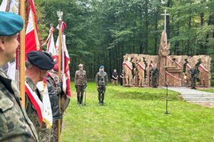 15.09.2024. Zgórsko. Odsłonięcie pomnika upamiętniającego Żołnierzy Niezłomnych / Fot. Marcin Przemirski - Radio Kielce