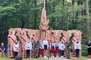 15.09.2024. Zgórsko. Odsłonięcie pomnika upamiętniającego Żołnierzy Niezłomnych / Fot. Marcin Przemirski - Radio Kielce