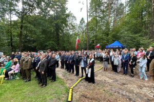 15.09.2024. Zgórsko. Odsłonięcie pomnika upamiętniającego Żołnierzy Niezłomnych / Fot. Marcin Przemirski - Radio Kielce