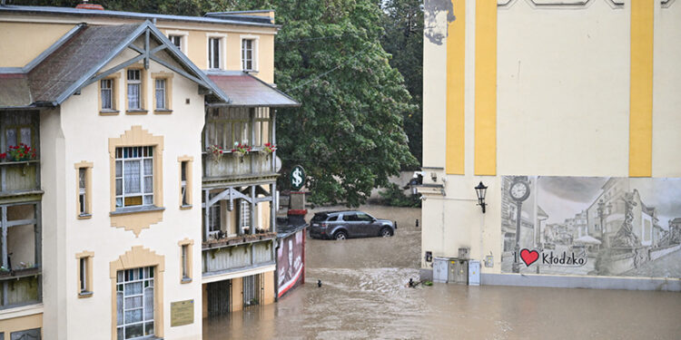 Sandomierz pomaga powodzianom, bo dobro wraca