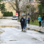 15.09.2024. Cieszyn. Wezbrana rzeka Olza w Cieszynie / Fot. PAP - Michał Meissner