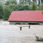 15.09.2024. Kłodzko. Rzeka Nysa Kłodzka zalała Kłodzko / Fot. PAP - Maciej Kulczyński
