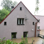 15.09.2024. Kłodzko. Rzeka Nysa Kłodzka zalała Kłodzko / Fot. PAP - Maciej Kulczyński