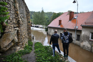 15.09.2024. Bystrzyca Kłodzka. Zalane tereny w Bystrzycy Kłodzkiej / Fot. PAP - Maciej Kulczyński