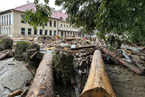 15.09.2024. Głuchołazy (woj. opolskie). Rzeka Biała Głuchołaska zalała Głuchołazy / Fot. PAP - Michał Meissner