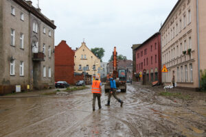 16.09.2024. Głuchołazy (woj. opolskie). Rzeka Biała Głuchołaska zalała Głuchołazy / Fot. PAP - Krzysztof Świderski