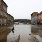 16.09.2024. Głuchołazy (woj. opolskie). Rzeka Biała Głuchołaska zalała Głuchołazy / Fot. PAP - Krzysztof Świderski