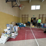 16.09.2024. Głuchołazy (woj. opolskie). Akcja pomocowa dla powodzian w miejscowości Głuchołazy,. W wielu miejscach nie ma wody i prądu / Fot. PAP - Michał Meissner