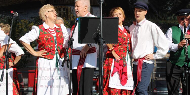 RYM SIĘ NIESIE PO POLU PO LESIE. „Witomy was wszystkich” [POSŁUCHAJ] - Radio Kielce