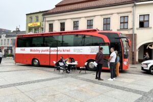 13.09.2024. Kielce. Zbiórka krwi na Rynku / Fot. Marcin Marszałek - Radio Kielce