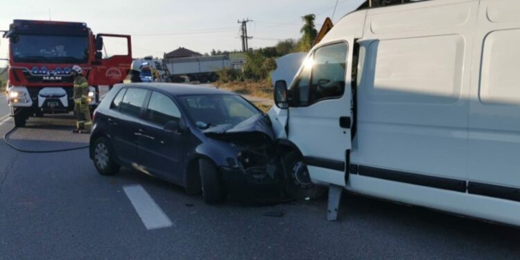 Wypadek na drodze krajowej nr 73. Jedna osoba ranna