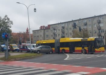 Dwie osoby ranne w wypadku autobusu miejskiego