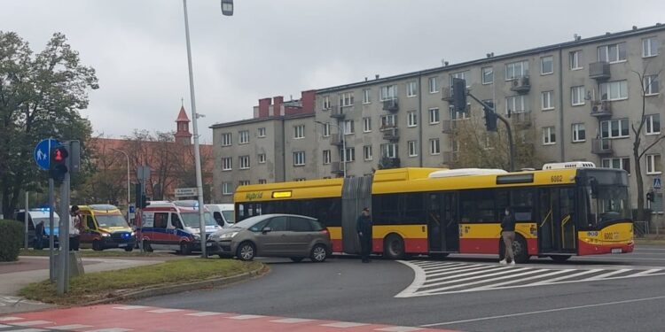 Dwie osoby ranne w wypadku autobusu miejskiego