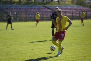 19.10.2024. Kielce. Piłka nożna III liga. Mecz Korona II Kielce - Chełmianka Chełm / Fot. Adrian Karwat - Radio Kielce