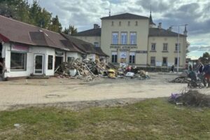 Zespół Szkół Centrum Kształcenia Rolniczego w Sandomierzu. Pomoc dla szkoły rolniczej z terenów powodziowych w Bożkowie w powiecie kłodzkim / Zespołu Szkół Centrum kształcenia Rolniczego w Sandomierzu