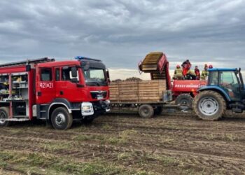 Wypadek na roli. Kombajn wciągnął nogę mężczyzny