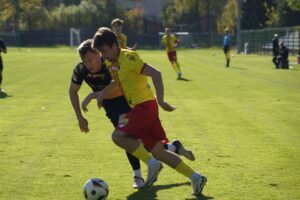 19.10.2024. Kielce. Piłka nożna III liga. Mecz Korona II Kielce - Chełmianka Chełm / Fot. Adrian Karwat - Radio Kielce