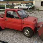 „Maluch” z pługiem / źródło: Muzeum Motoryzacji Polskie Drogi - Facebook