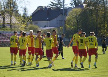 Druga drużyna Korony Kielce przezimuje w środku tabeli