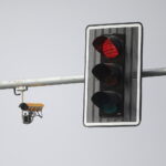 Kielce. System RedLight monitorujący wjazd pojazdów na czerwonym świetle na skrzyżowaniu ulic Sandomierka i Źródłowej oraz alei Solidarności i IX Wieków Kielc / Fot. Wiktor Taszłow – Radio Kielce