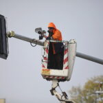 24.10.2024 Kielce. Skrzyżowanie al. IX Wieków Kielc, al. Solidarności, ul. Źródłowej i ul. Sandomierskiej. Kalibracja sygnalizacji świetlnej / Fot. Wiktor Taszłow - Radio Kielce