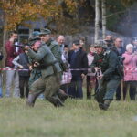 27.10.2024. Chotów. Rekonstrukcja bitwy pod Chotowem / Fot. Wiktor Taszłow - Radio Kielce