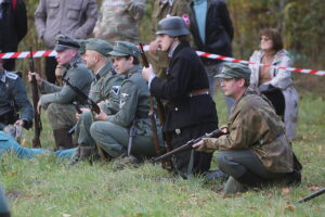 27.10.2024. Chotów. Rekonstrukcja bitwy pod Chotowem / Fot. Wiktor Taszłow - Radio Kielce