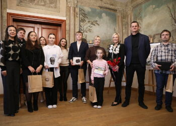 30.10.2024. Tokarnia. Muzeum Wsi Kieleckiej. Ogólnopolski Konkurs Fotograficzny „Polska wieś... było, ale nie minęło” / Fot. Wiktor Taszłow - Radio Kielce