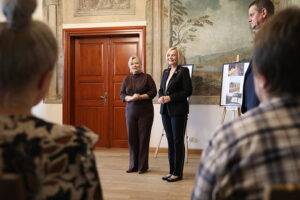 30.10.2024. Tokarnia. Muzeum Wsi Kieleckiej. Ogólnopolski Konkurs Fotograficzny „Polska wieś... było, ale nie minęło” / Fot. Wiktor Taszłow - Radio Kielce