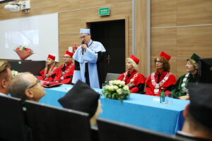 04.10.2024. Kielce. Studenci Wydziału Lekarskiego Collegium Medicum Uniwersytetu Jana Kochanowskiego w Kielcach zainaugurowali nowy rok akademicki / Fot. Wiktor Taszłow – Radio Kielce