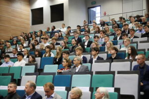 04.10.2024. Kielce. Studenci Wydziału Lekarskiego Collegium Medicum Uniwersytetu Jana Kochanowskiego w Kielcach zainaugurowali nowy rok akademicki / Fot. Wiktor Taszłow – Radio Kielce