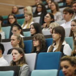 04.10.2024. Kielce. Studenci Wydziału Lekarskiego Collegium Medicum Uniwersytetu Jana Kochanowskiego w Kielcach zainaugurowali nowy rok akademicki / Fot. Wiktor Taszłow – Radio Kielce