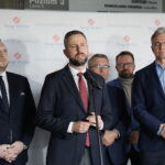 04.10.2024. Kielce. Wicepremier, szef MON Władysław Kosiniak-Kamysz (w środku) / Fot. Wiktor Taszłow – Radio Kielce