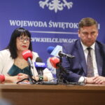 07.10.20204. Kielce. Konferencja inspektorów nadzoru budowlanego z regionu świętokrzyskiego. Na zdjęciu (od lewej): Elżbieta Płaza - naczelnik Wydziału Orzecznictwa Administracyjnego Wojewódzkiego Inspektoratu Budownictwa w Kielcach i Michał Skotnicki - wicewojewoda świętokrzyski / Fot. Wiktor Taszłow - Radio Kielce