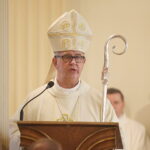 10.10.2024 Kielce. Msza Święta. Inauguracja roku akademickiego w Wyższym Seminarium Duchownym. Na zdjęciu: Jan Piotrowski - biskup kielecki / Fot. Wiktor Taszłow - Radio Kielce