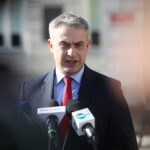 21.10.2024. Miasto Kielce nawiązało współpracę z Ministerstwem Cyfryzacji, podpisując list intencyjny w sprawie udostępniania otwartych danych. Na zdjęciu: Krzysztof Gawkowski, wicepremier oraz minister cyfryzacji / Fot. Wiktor Taszłow – Radio Kielce