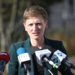 21.10.2024. Miasto Kielce nawiązało współpracę z Ministerstwem Cyfryzacji, podpisując list intencyjny w sprawie udostępniania otwartych danych. Na zdjęciu: Agata Wojda, prezydent Kielc / Fot. Wiktor Taszłow – Radio Kielce