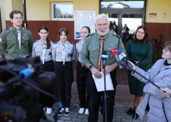 22.10.2024. Bilcza. Konferencja, podczas której zainaugurowano projekt „Kształtowanie obywatelskie”, który będzie realizowany przez 75. Kielecką Drużynę Harcerską im. ks. Piotra Ściegiennego w Bilczy / Fot. Wiktor Taszłow - Radio Kielce