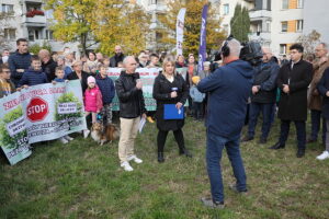 23.10.2024. Kielce. Osiedle Pod Dalnią. Program „Interwencja” / Fot. Wiktor Taszłow - Radio Kielce