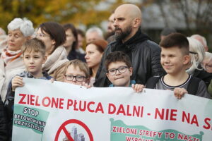 23.10.2024. Kielce. Osiedle Pod Dalnią. Program „Interwencja” / Fot. Wiktor Taszłow - Radio Kielce