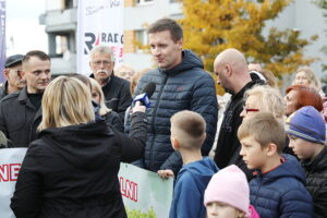 23.10.2024. Kielce. Osiedle Pod Dalnią. Program „Interwencja” / Fot. Wiktor Taszłow - Radio Kielce