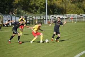 19.10.2024. Kielce. Piłka nożna III liga. Mecz Korona II Kielce - Chełmianka Chełm / Fot. Adrian Karwat - Radio Kielce