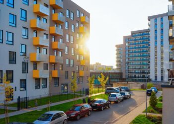 Rząd planuje zniesienie obowiązku budowy miejsc postojowych przy budowie mieszkań