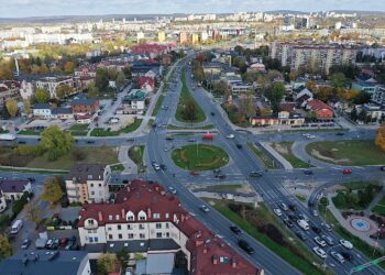 24.10.2024 Kielce. Skrzyżowaniu al. IX Wieków Kielc, al. Solidarności, ul. Źródłowej i ul. Sandomierskiej / Fot. Jarosław Kubalski - Radio Kielce