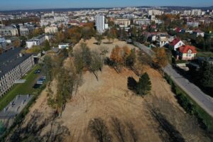 25.10.2024. Kielce. Ul. Langiewicza. Teren po dawnym szpitaliku dziecięcym / Fot. Jarosław Kubalski - Radio Kielce